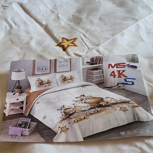 Gold Christmas ornaments one bed cover - Picture 7 of 14